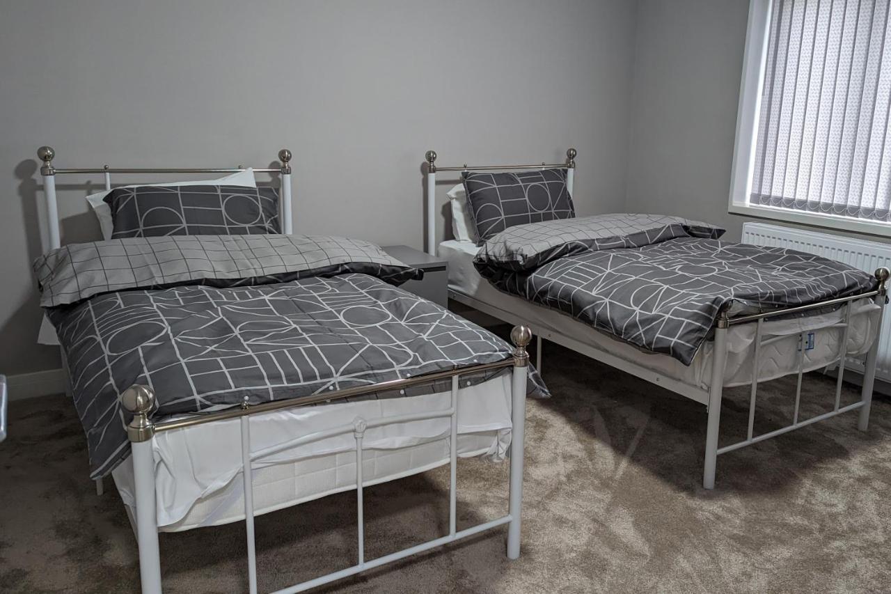 Modernised 4 Bedroom Close To Centre, Harehills Lane * Leeds (West Yorkshire)
