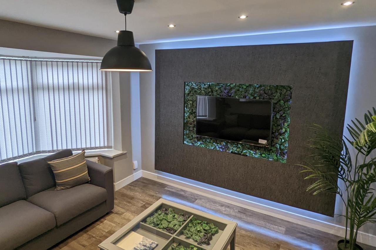 Apartment Modernised 4 Bedroom Close To Centre, Harehills Lane